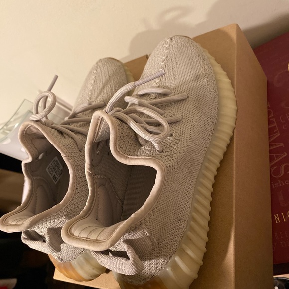 sesame yeezys on feet